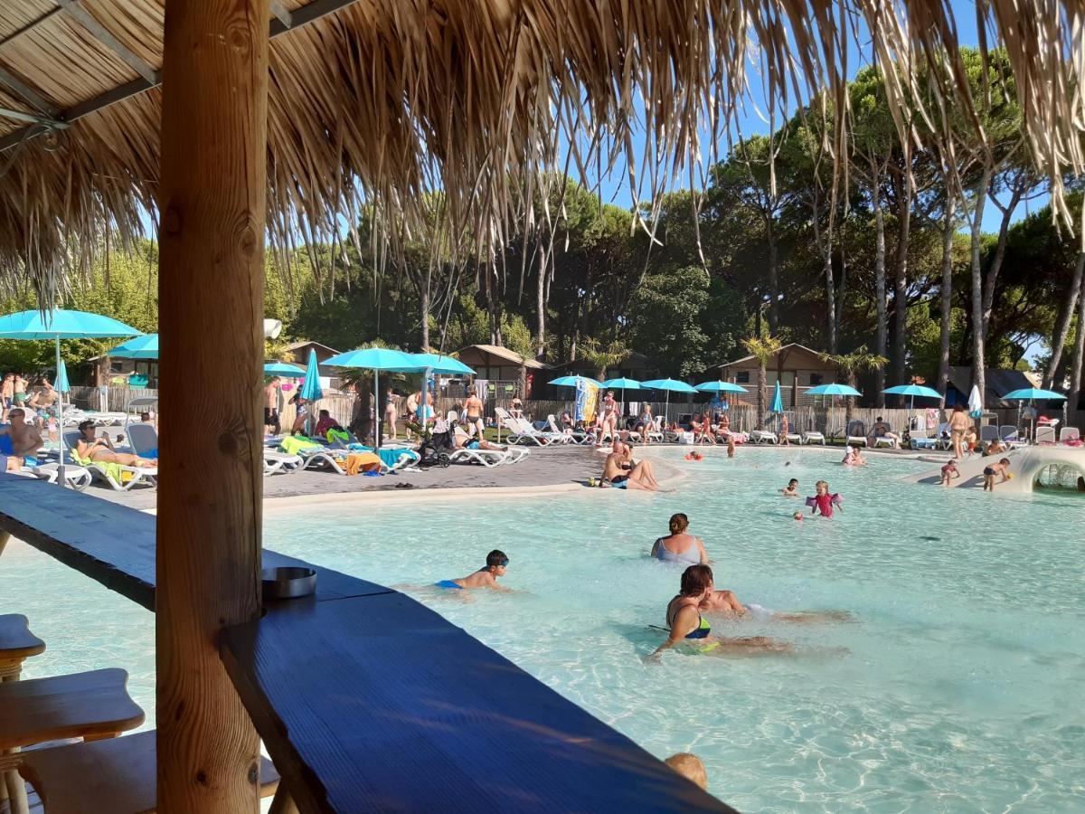 Estivo Premium Deluxe Mobile Homes On Camping Malibu Beach リド・ディ・イエゾロ エクステリア 写真