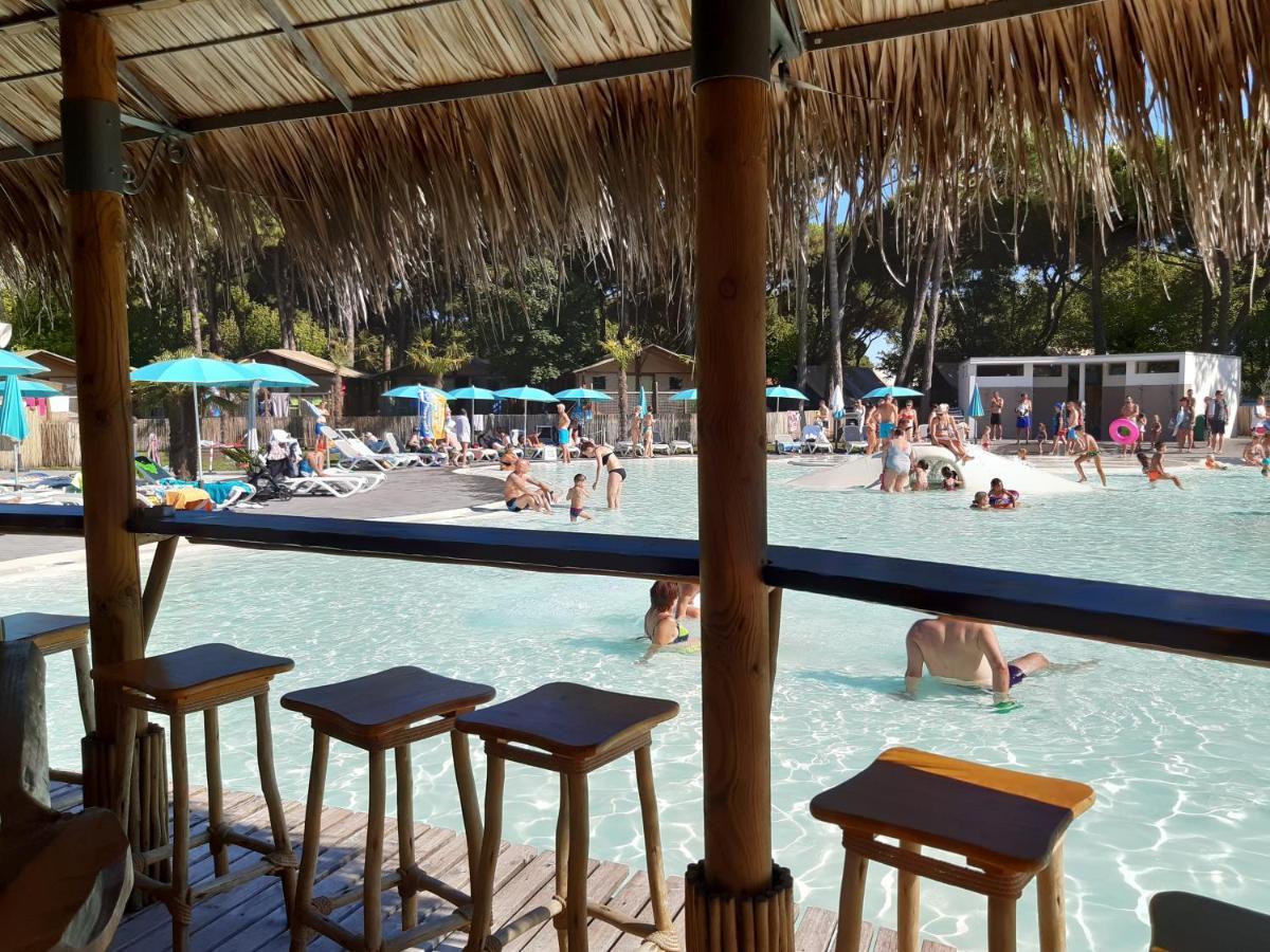 Estivo Premium Deluxe Mobile Homes On Camping Malibu Beach リド・ディ・イエゾロ エクステリア 写真