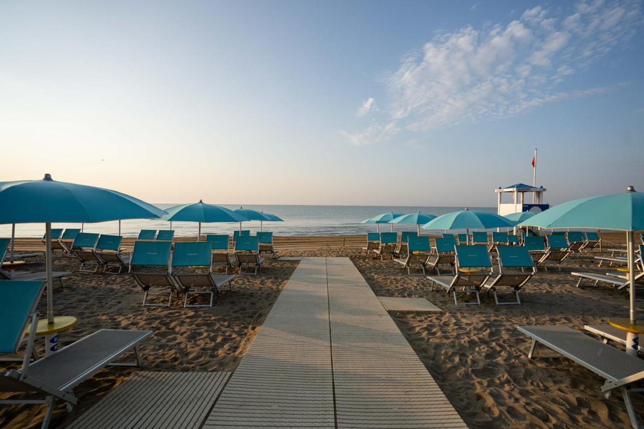 Estivo Premium Deluxe Mobile Homes On Camping Malibu Beach リド・ディ・イエゾロ エクステリア 写真
