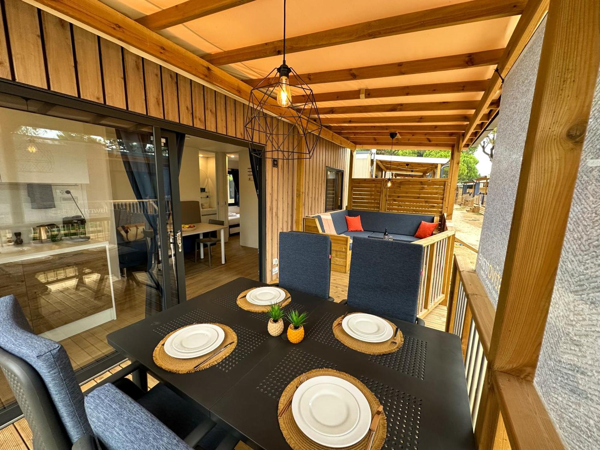 Estivo Premium Deluxe Mobile Homes On Camping Malibu Beach リド・ディ・イエゾロ エクステリア 写真